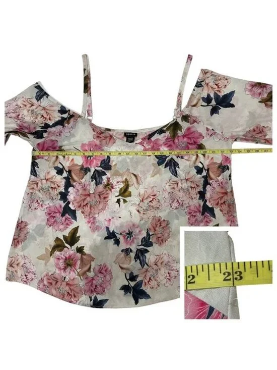 Torrid White Floral Cold Shoulder Top - 0 - Picture 5 of 11